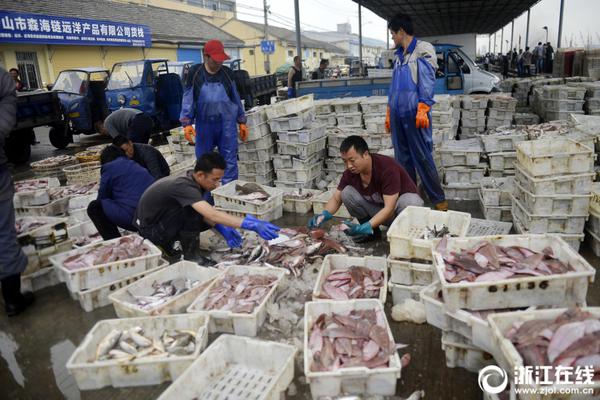 刺客信条英灵殿东盎格利亚污垢之墓下面的门怎么打开 